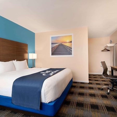 Days Inn By Wyndham Middletown/Newport Area Extérieur photo