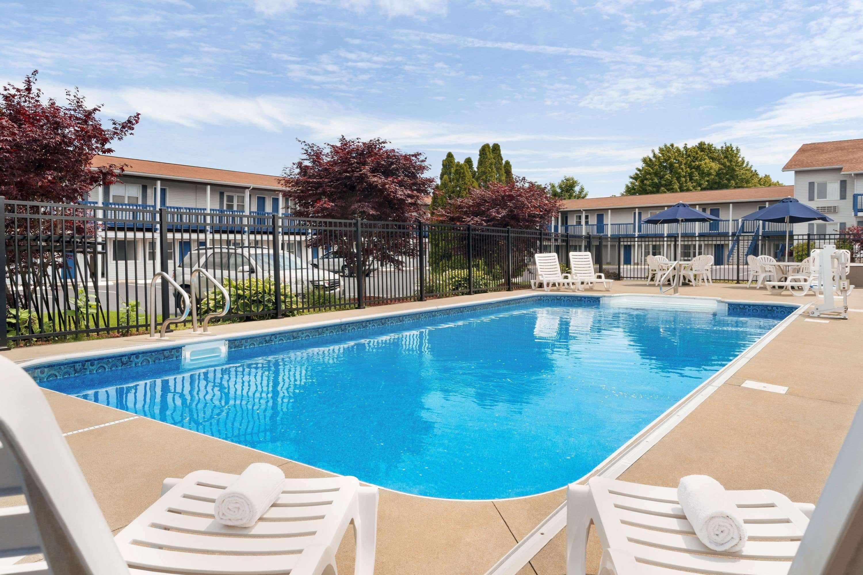 Days Inn By Wyndham Middletown/Newport Area Extérieur photo